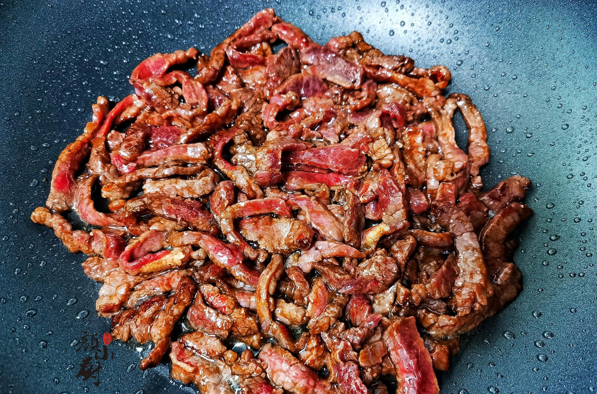「牛肉」炒牛肉时，万万不可直接下锅就炒，多加这一步，牛肉鲜嫩更好吃