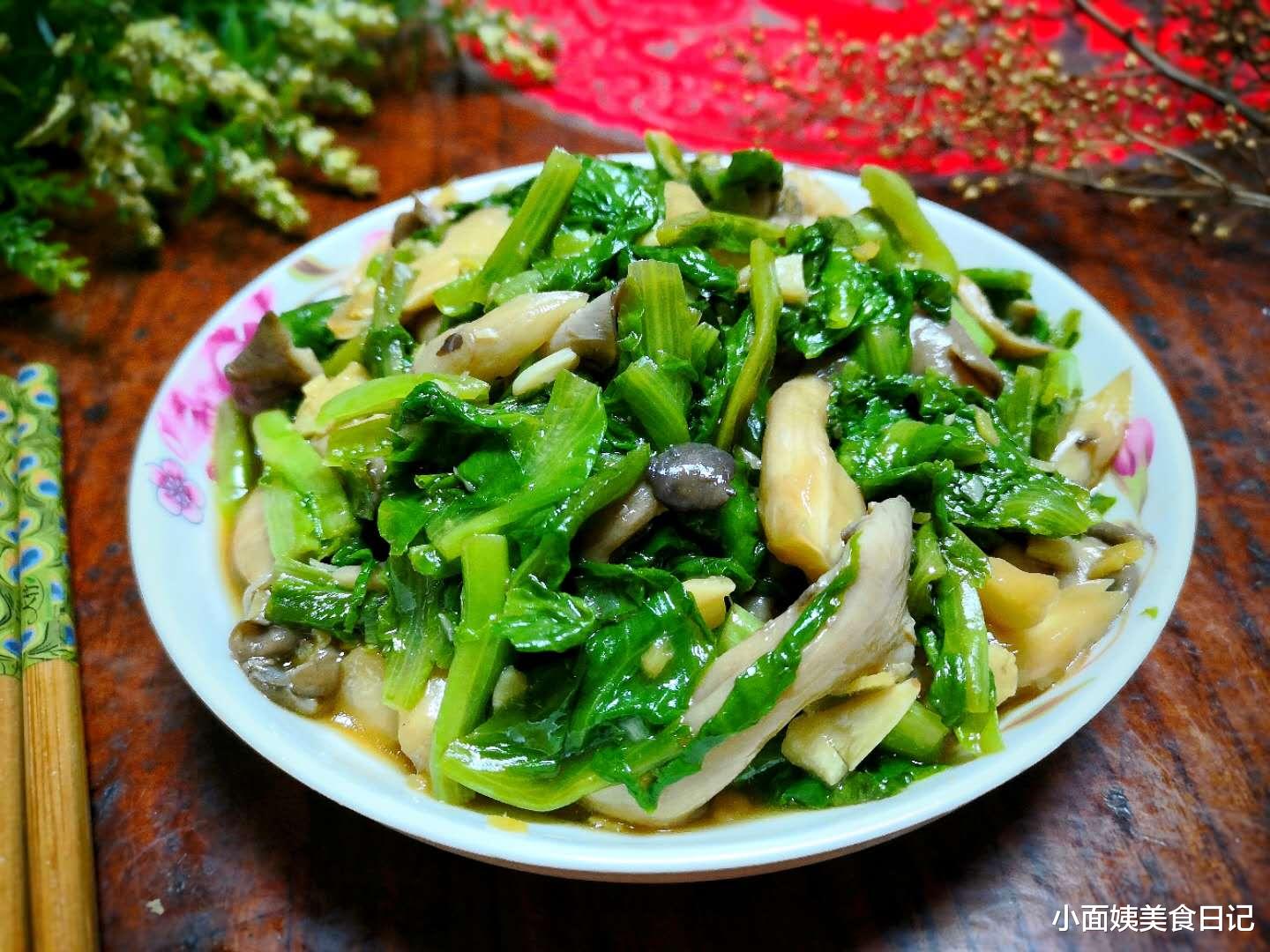 蘑菇|秋季最该吃这菜，三两下炒一盘，益智又营养，读书的孩子要多吃！