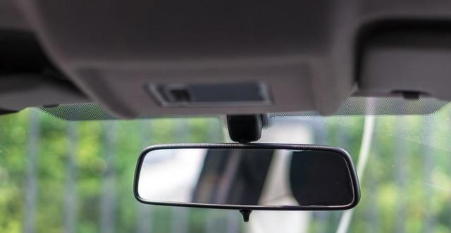 大众汽车■很多司机都没用过中央后视镜，中央后视镜到底有没有作用