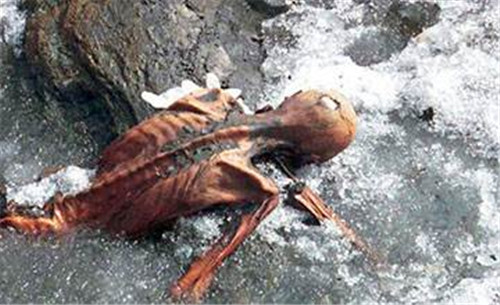 考古学家:5000多年前的那具遗体,为何背着躺在冰山上,他生前经历了什么?