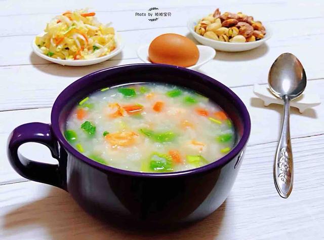 『』虾仁别再炒着吃，满满一锅美味营养，孩子春天长个子就靠它