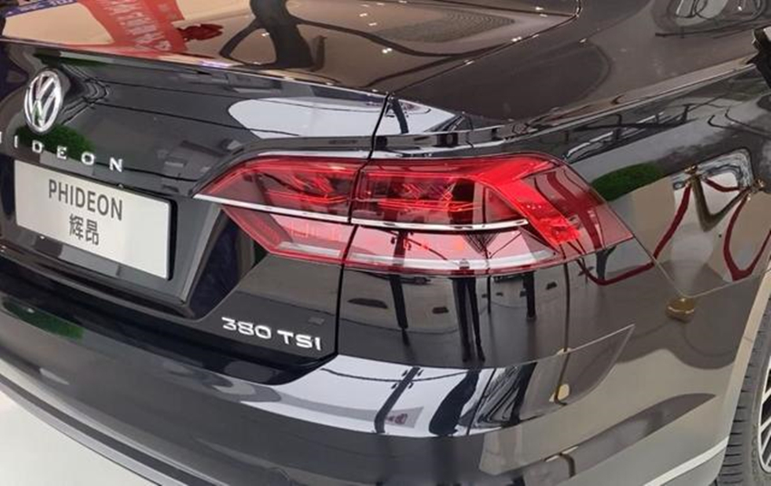 [大众汽车]又一豪车跌至“亲民价”！一口气降12.8万，可惜30天才卖308辆