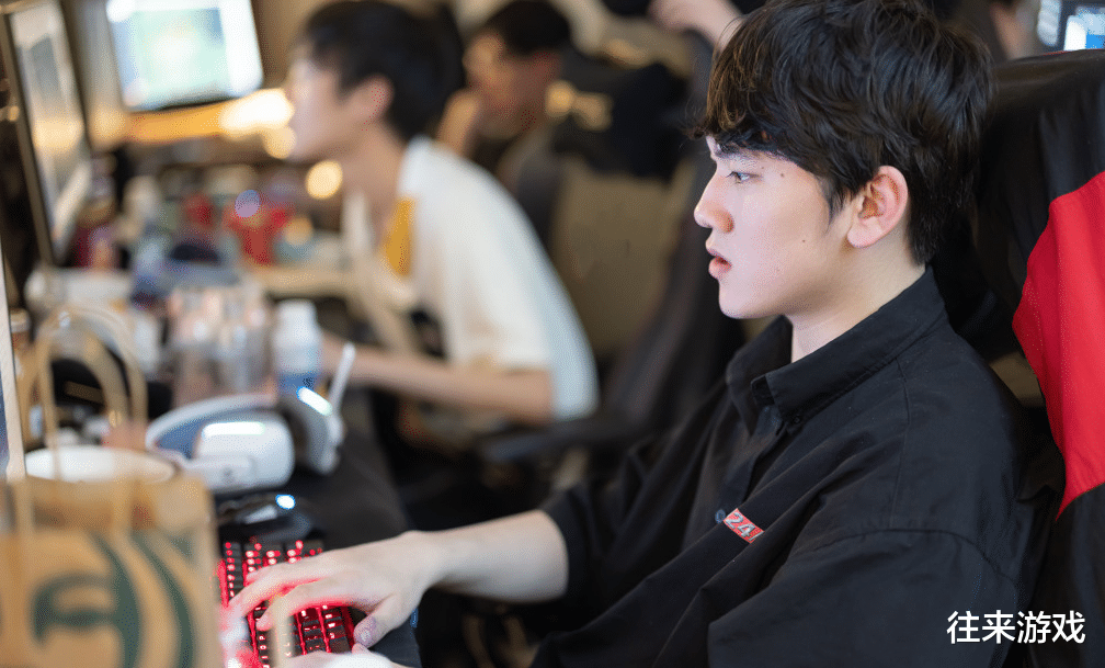 dwg战队|阿水观战DWG和DRX首战，听到他说出的这句话，粉丝都炸锅了！