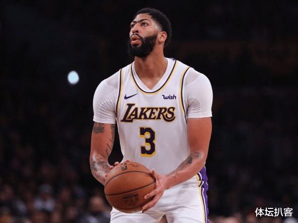 热火队|11分完胜！1-2！热火活了，拒绝14分大逆转，31岁巨星轰40+13+11