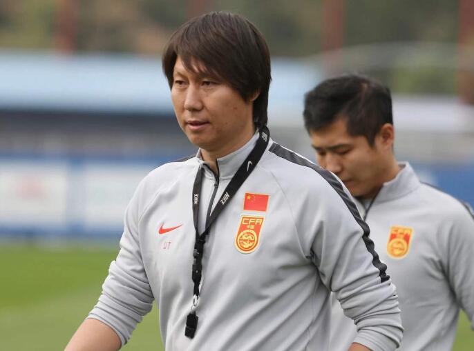 费南多：中国足球再传捷报！国足将组史上最强阵容，里皮钦点归化他