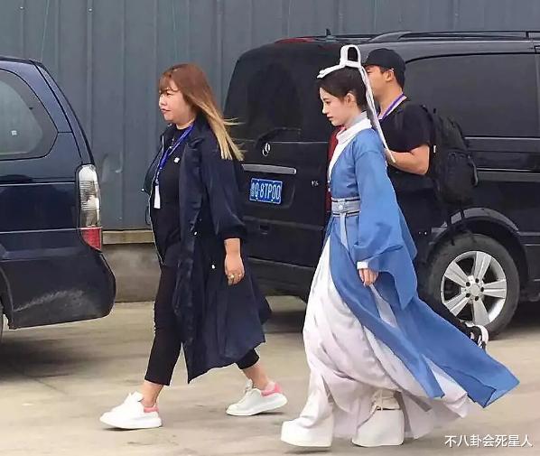 鞠婧祎|娇气女星鞠婧祎,连被咬蚊子包都要发博卖惨,却屡用替身被嘲
