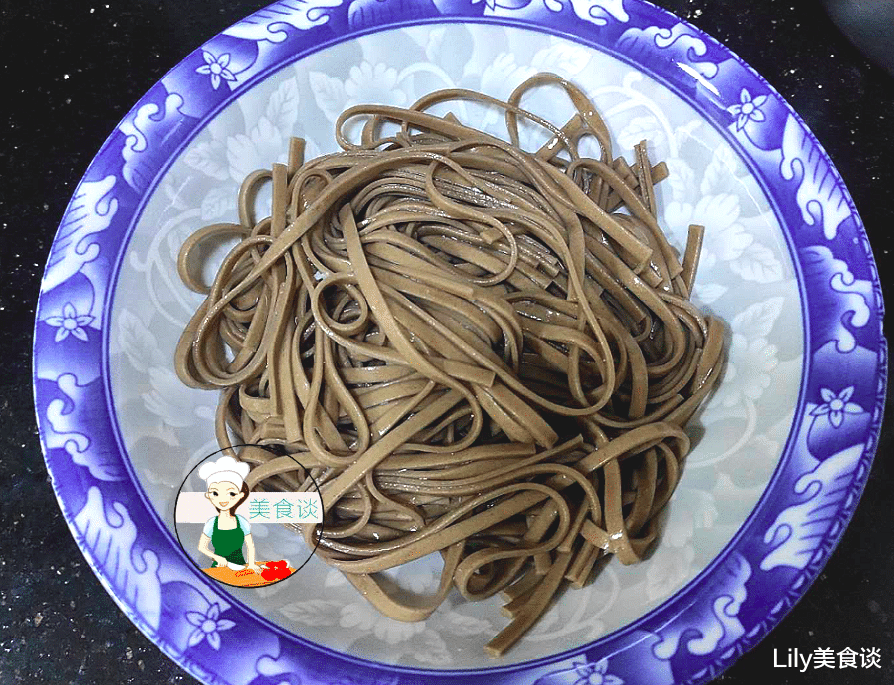 冬菇|天冷了，这早餐面多做给孩子吃，鲜甜美味又营养，一上午不饿肚子