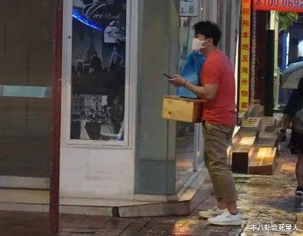 猪肉|又一TVB配角因疫情落魄？跑龙套十年如今卖猪肉，亲自送货满头汗