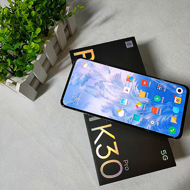 红米手机|跌至2799，从旗舰市场跌至中端市场，红米K30Pro变焦版有点不甘心