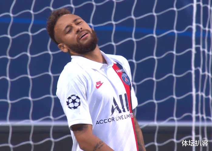 巴黎圣日耳曼|开场3分钟，大巴黎2亿巨星单刀偏出2米，队友抱头：这球都没进？