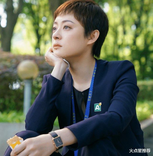 孙俪|孙俪长发造型公开，形象大变如“整容”，至少年轻了十岁