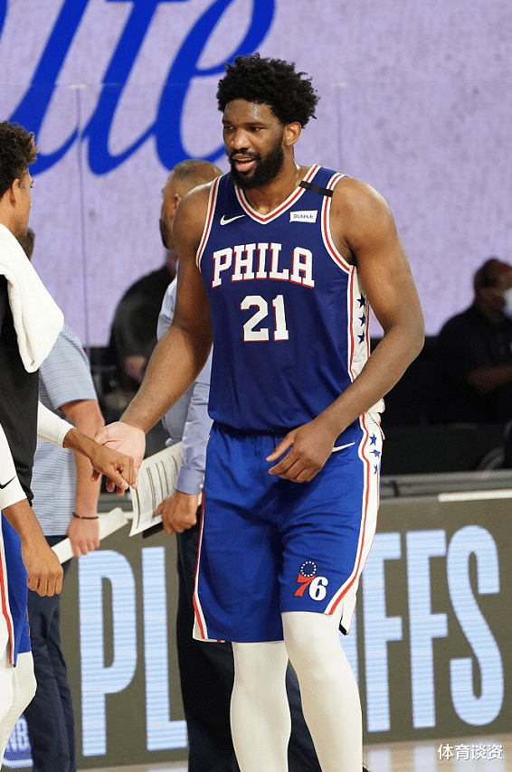 乔尔·恩比德|16罚轰30+13！恩比德走人吧，裁判都帮不了你，4巨头豪阵成大笑话