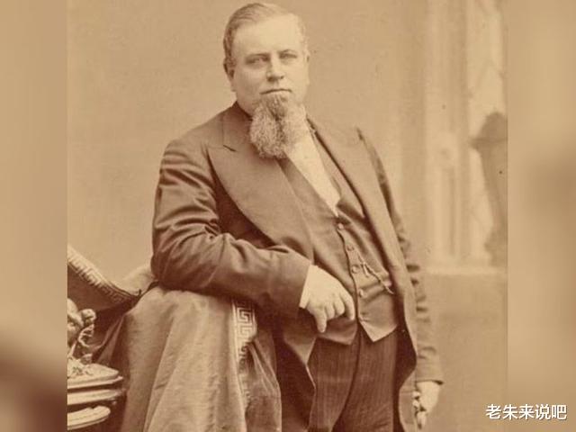 移民|为了逼他卖房,富豪邻居围着他家建了12米高的篱笆墙,密不透风