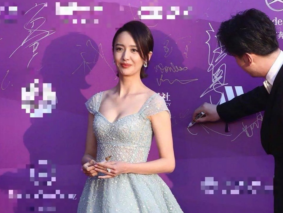 佟丽娅|《三十而已》角色纷争,三番两次角色替演,这对姐妹花早就开撕了