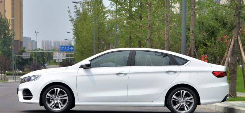 比亚迪@难题：国产车吉利、长安、奇瑞、比亚迪、同排量家用哪一款省油？