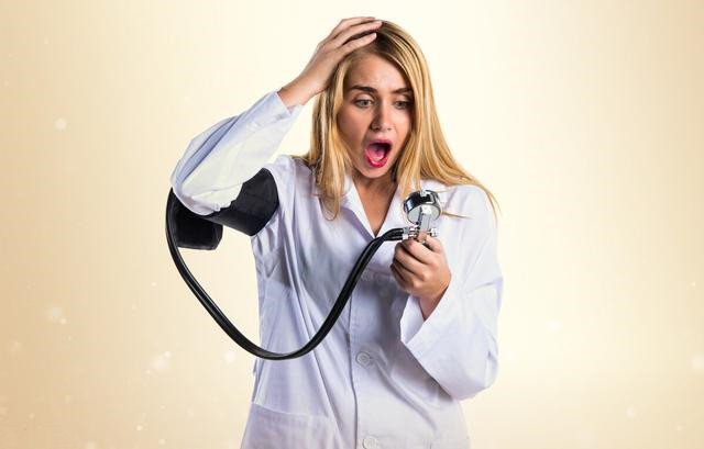 高血压|这5种不舒服尽快测量血压，医生说：没有症状的高血压更危险