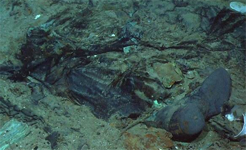 泰坦尼克号|泰坦尼克号的珍贵海底彩照：人类残骸清晰可见，10年后将彻底消失
