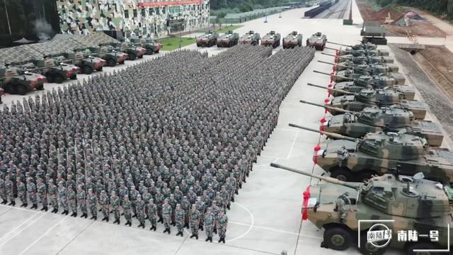 『第七十五集团军』飒!第75集团军某旅战车入列