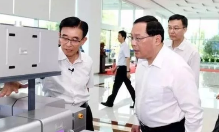 芯片|捷报传来！国产蚀刻机突破科技封锁，中国“芯”或将迎来曙光！