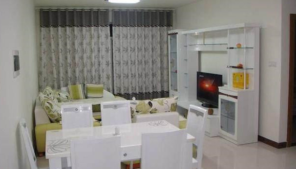 |奋斗6年买了新房，被朋友嘲笑：恭喜你换了个大的出租房了