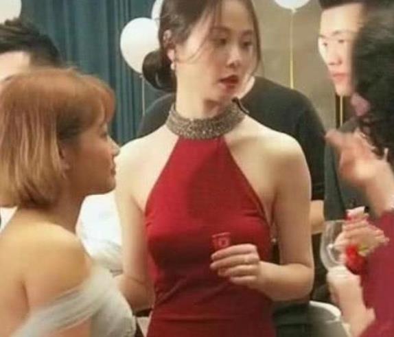 |男子参加朋友的婚礼，结果对新娘子动了心，偷偷拍下这些照片