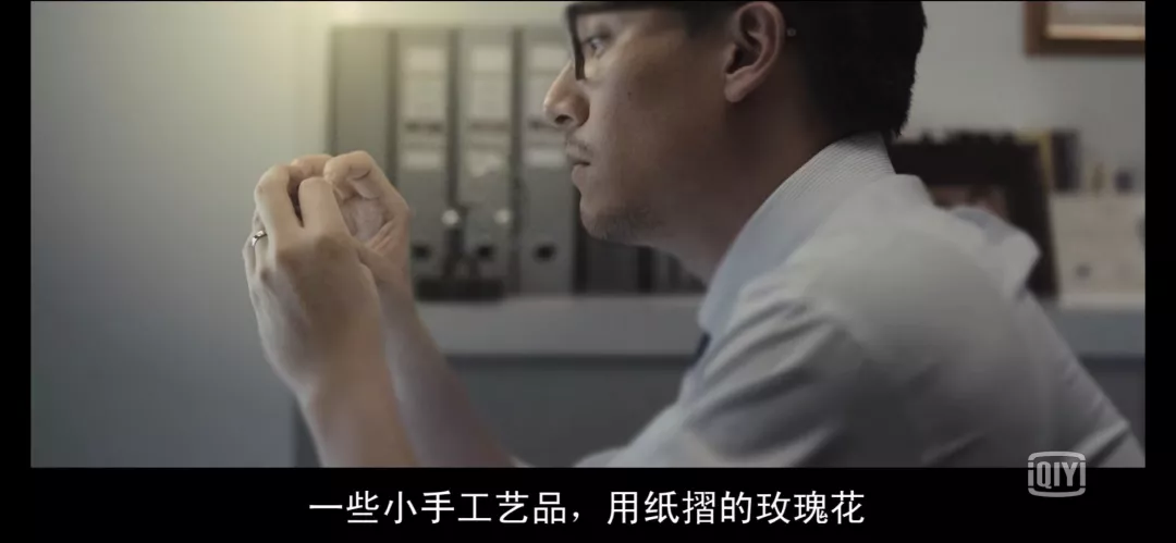 圣诞玫瑰：可怜的受害者或许才是带笑的施害者！《圣诞玫瑰》，小心带刺的诱惑