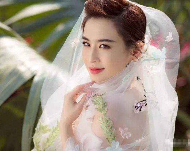 『发型』不同脸型都有适合的发型，长脸不适合高马尾，圆脸留丸子头超好看