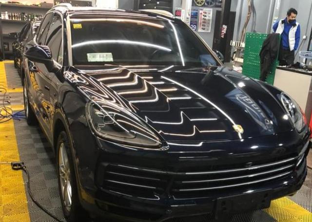 【姐姐】嫌弃车子太旧，借亲姐保时捷被拒绝，姐姐：他脑子有病