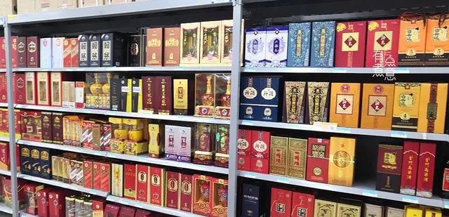 「啤酒」一斤白酒相当于多少啤酒呢？知道了你还拼酒吗？