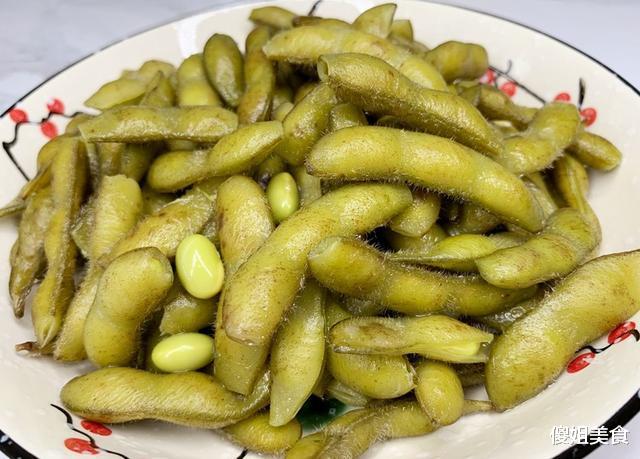 『毛豆』夏天，碰到此菜别手软，一次性买20斤，放冰箱冻起来，特省事