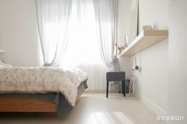 「」丁克夫妻的60㎡小家，一室一厅一个阳台当花园，极简日式一尘不染