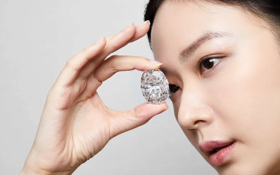 钻石|同是1.2亿的钻石，佳士得的蓝钻和苏富比的白钻，谁更闪耀