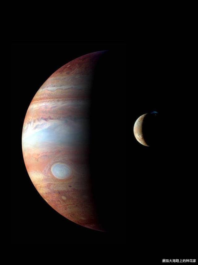 火山|旅行者在距地球7亿千米的深空,发现从未见过画面,火山正在喷发