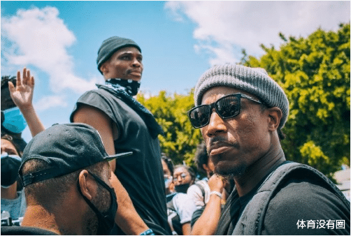 火箭队|火箭要来抢总冠军了!哈登威少传来好消息,湖人夺冠概率在下降