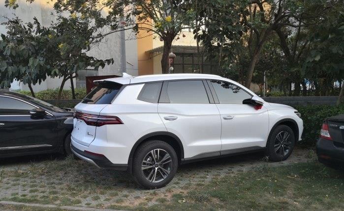 比亚迪宋@花11万提了辆比亚迪宋Pro，行驶2000公里，车主：优秀不止一面！