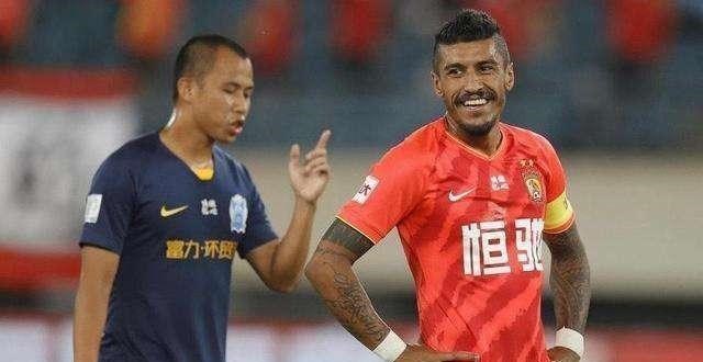 广州恒大|恒大绝杀之夜卡帅错信两大争议中场,同为年薪800万一人却惊艳