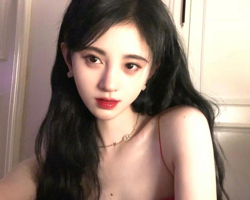 赵露思|彭小苒出道前，金晨出道前，鞠婧祎出道前，看到赵露思：确定是同一个人？