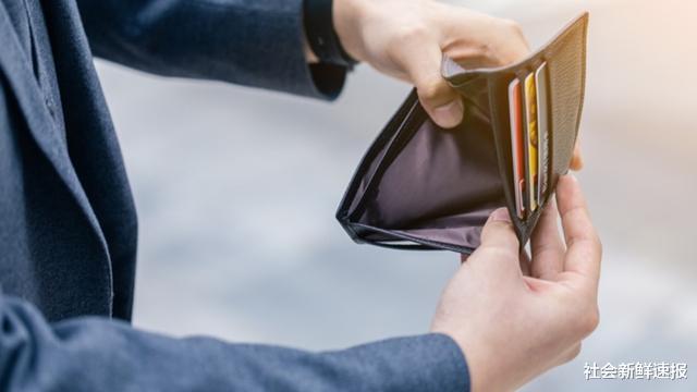 破产|美国扛不住了? 424家大公司倒下, 3大行业亮红灯, 然而危机才刚开始?