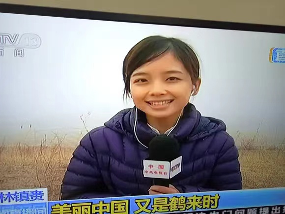 央视|被霸道总裁牵手,她最近人红是非多啊