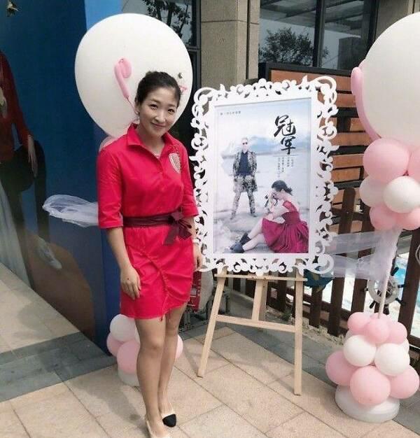 『奥拉迪波』刘诗雯训练引争议！男训练师给压“一字马”，网友：女训练师呢？