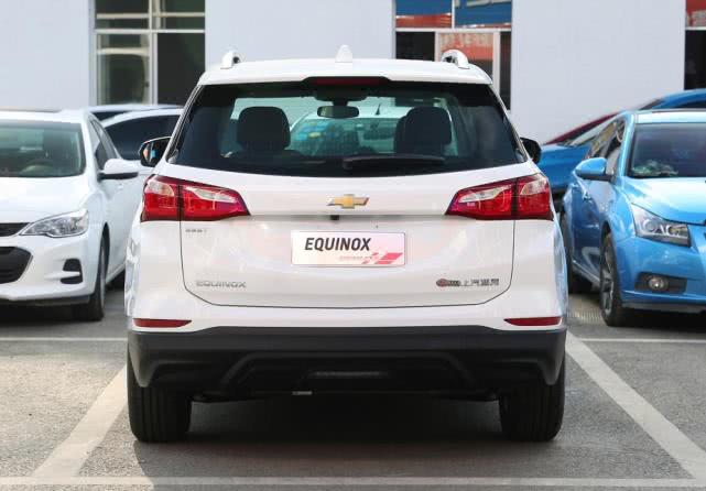 『长安逸动』17万多跌至12万多，一年没白等，车宽1米8油耗6.8，放弃奇骏就买它