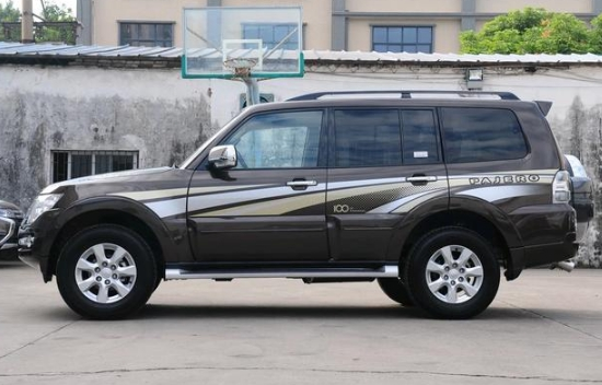 宝马5系|30万你会选择哈弗H9顶配,还是三菱帕杰罗,两款车差距大吗?