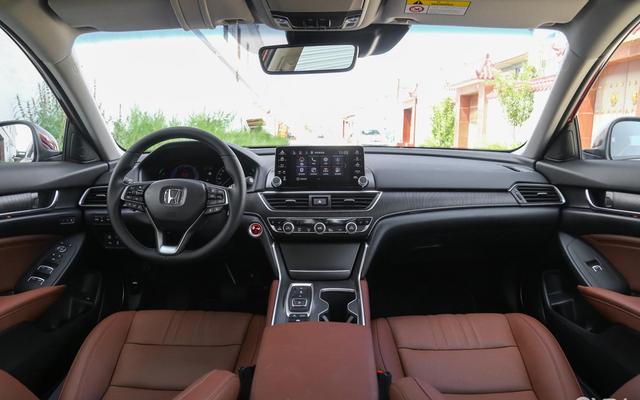 本田雅阁@预算只有20万，懂车的都绕不开这3款B级车，第一款4月卖近1.9万辆