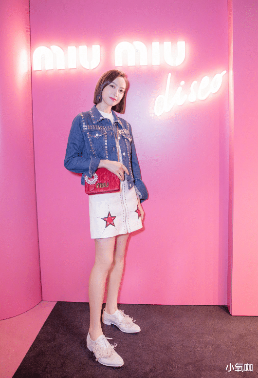 #宋茜#营业的宋茜真的很美，短发造型大方自然，不愧那么受欢迎