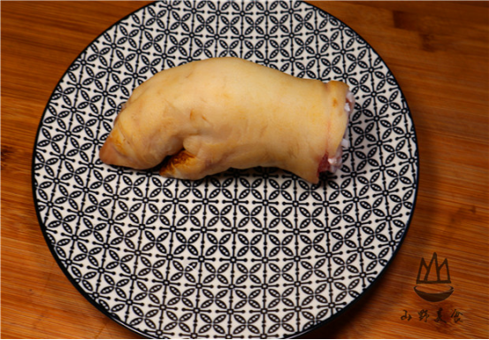 猪蹄|买猪蹄时，挑“前蹄”还是“后蹄”？老屠夫：差距很大，买错难吃