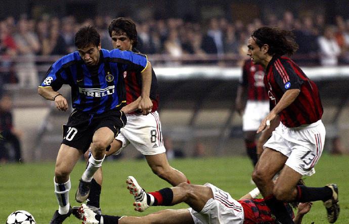 中超■17年前首次欧冠米兰德比AC米兰闷平国米，当时球星你能认出几个？