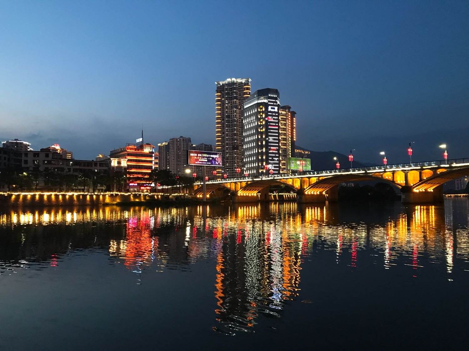 泉州|福建泉州市有一个县，县城建在河谷中，河流在县城转了6个大弯