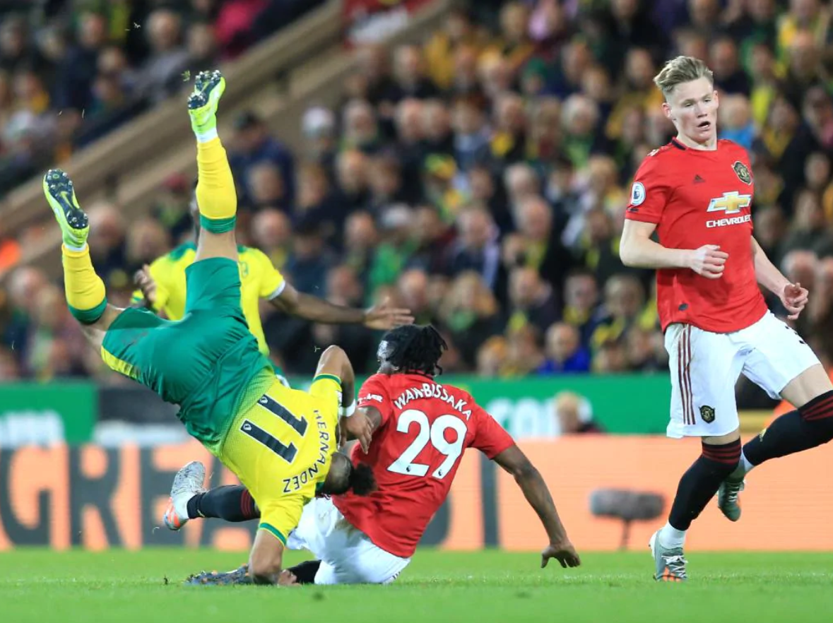 「曼联」新万人迷赞扬曼联铁闸是前锋噩梦！被德赫亚神扑征服：把我像书一样读