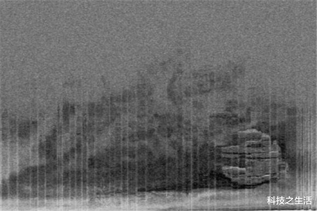 科学家|海底出现坠毁的飞碟？科学家发现金属圆盘，直径可达61米！