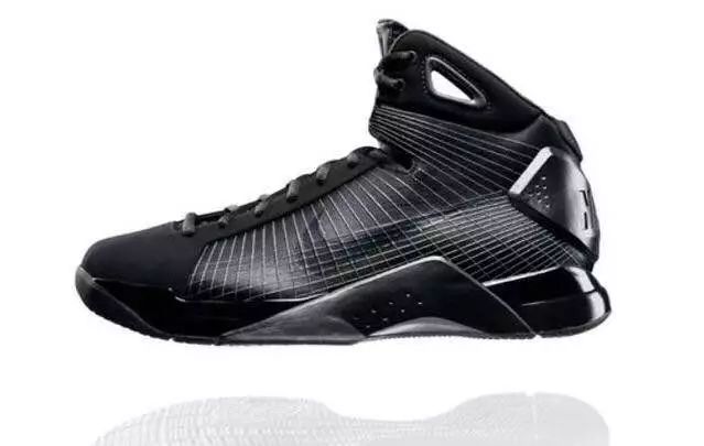 耐克:被耐克侮辱后他打出身价,现在任性无比,打一场比赛就扔一双鞋!